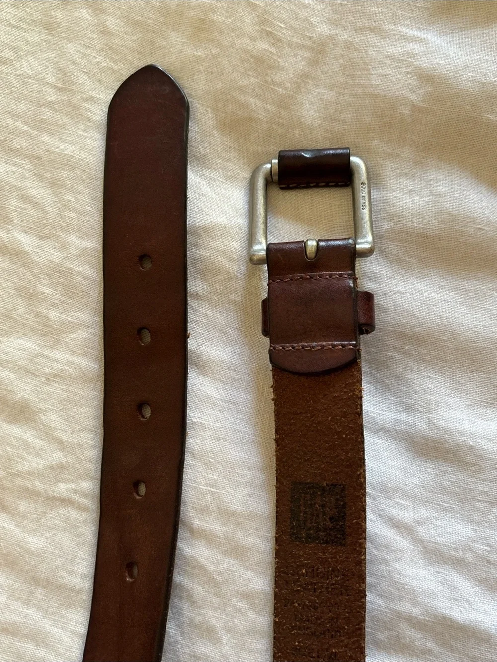 GAP simple leather